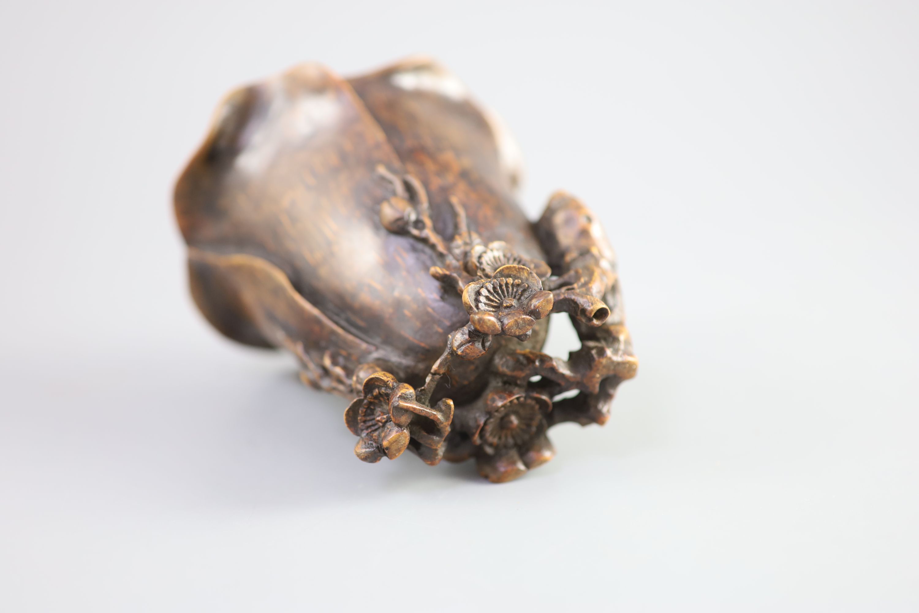 A Chinese bamboo ‘magnolia’ libation cup, 17th/18th century, 11 cm high